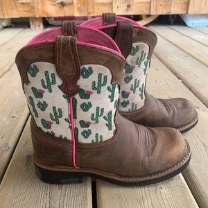 Girls size 3 Ariat cowboy boot